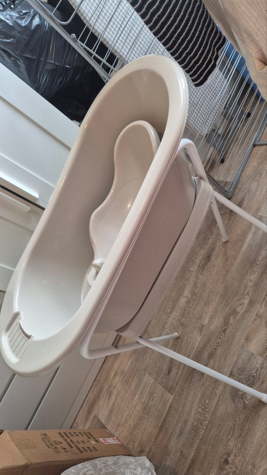 Babybadje met inlegstuk en standaard, Kinderen en Baby's, Ophalen, Gebruikt, Badje