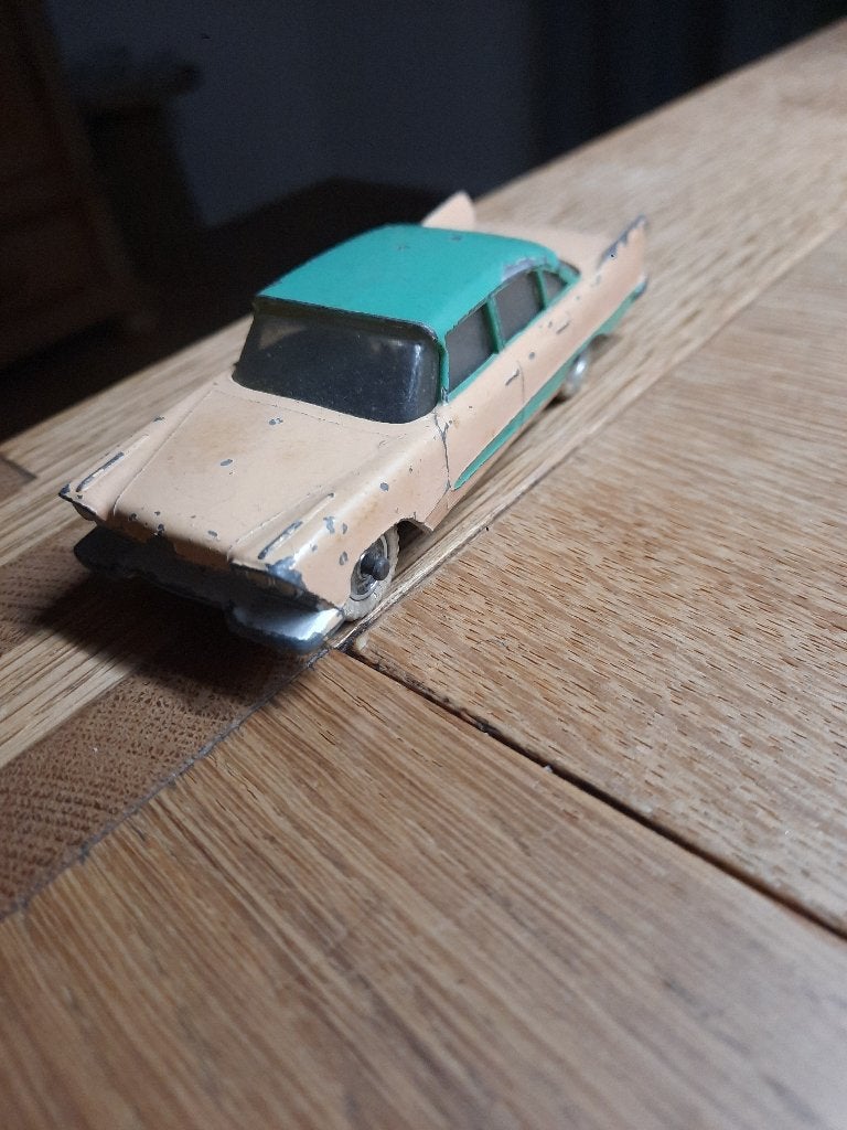 Dinky Toys. 178.  Plymouth Plaza. Doe een redelijk bod, Hobby en Vrije tijd, Modelauto's | 1:43, Ophalen of Verzenden, Gebruikt