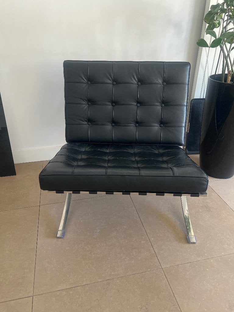 Barcelona Chair Zwart (replica), Ophalen, Zo goed als nieuw, 50 tot 75 cm, Leer