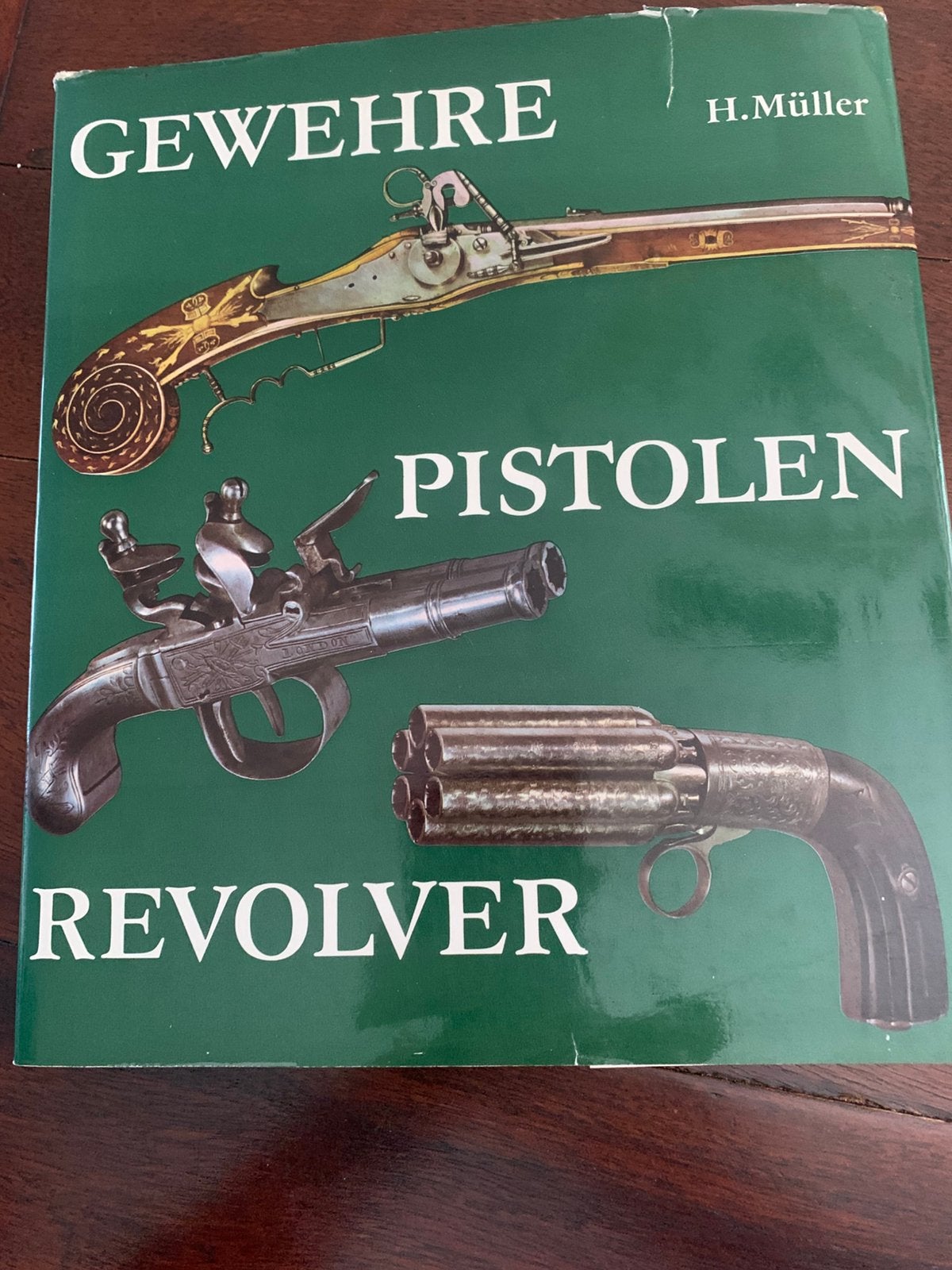 Boek Gewehre, Pistolen en Revolver, Ophalen of Verzenden, Landmacht, Nederland, Boek of Tijdschrift