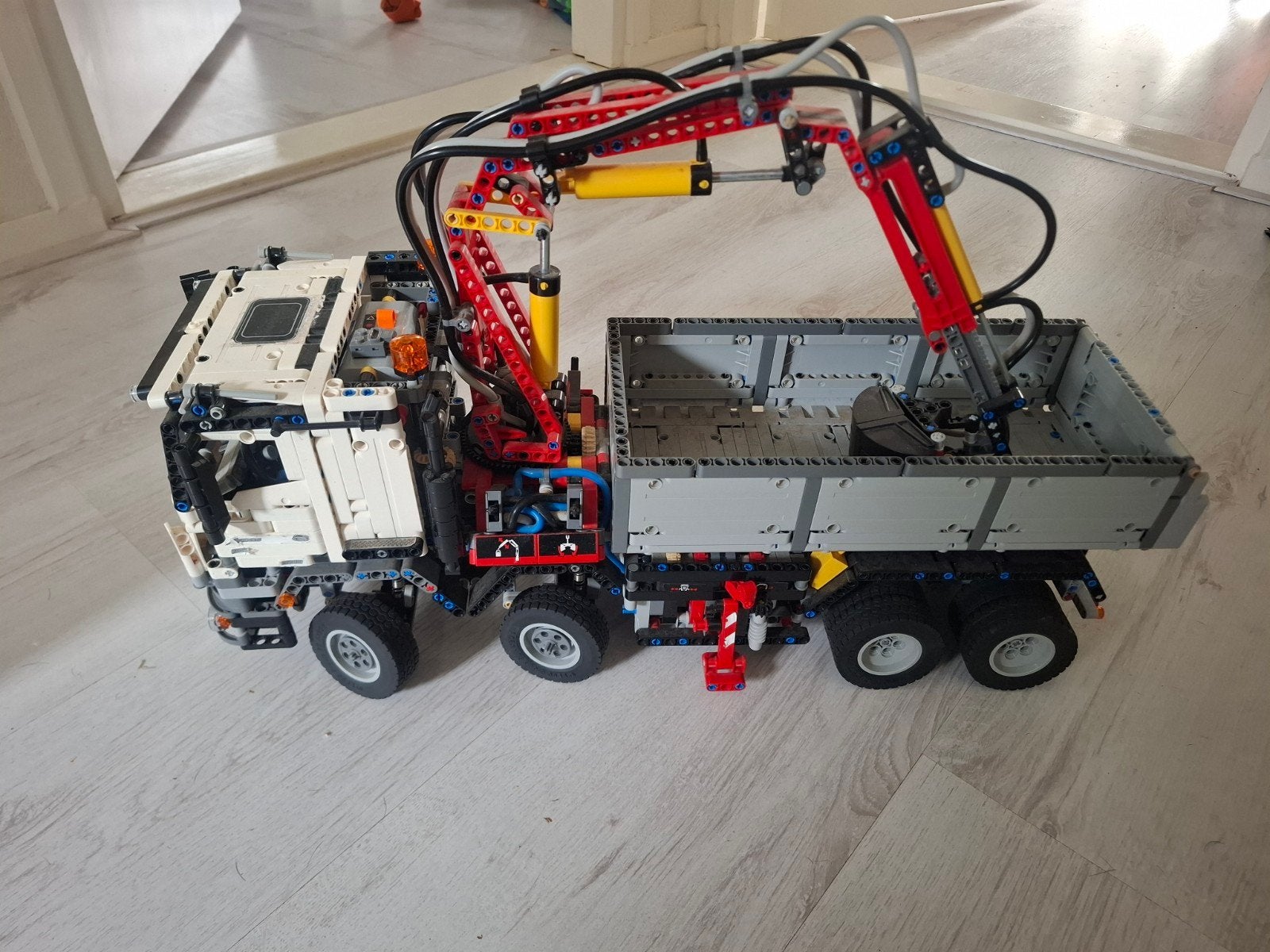 LEGO Technic Mercedes-Benz Arocs 3245 (42043), Ophalen of Verzenden, Zo goed als nieuw, Overige merken