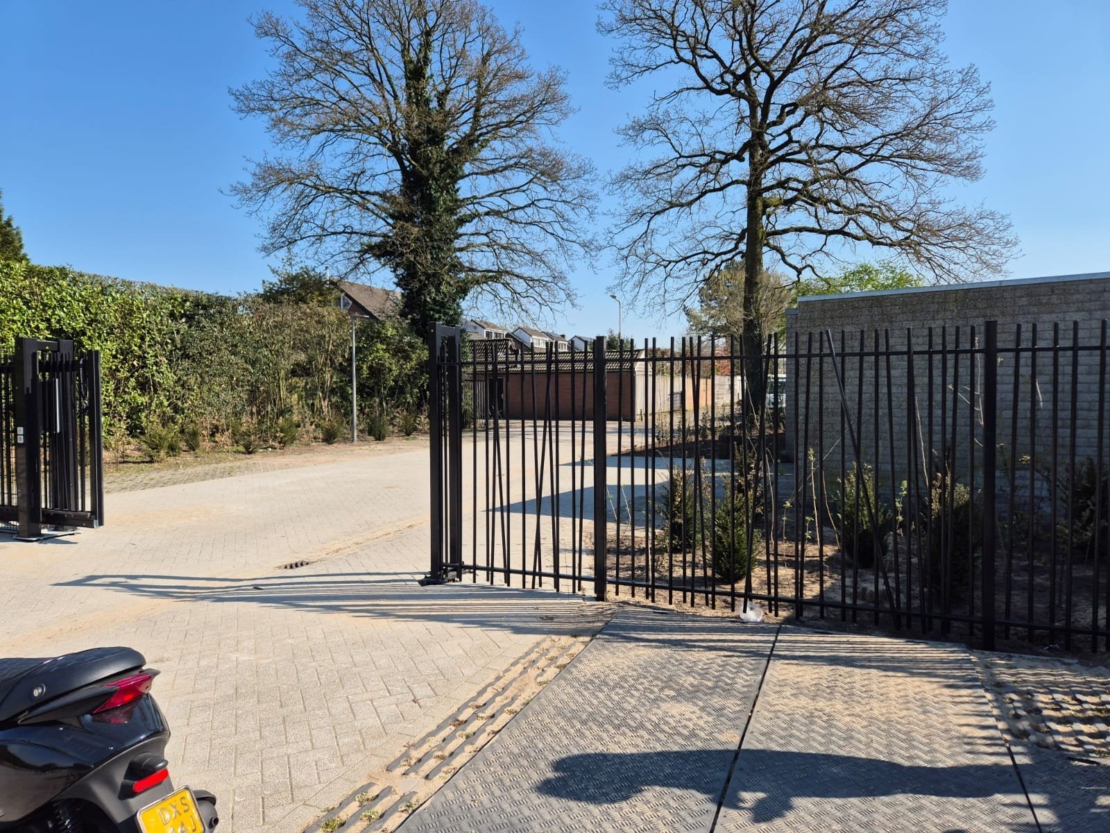 spijlenhekwerk 2 hoog 25 meter, Ophalen, Nieuw, IJzer, Dubbelstaafmat hekwerk