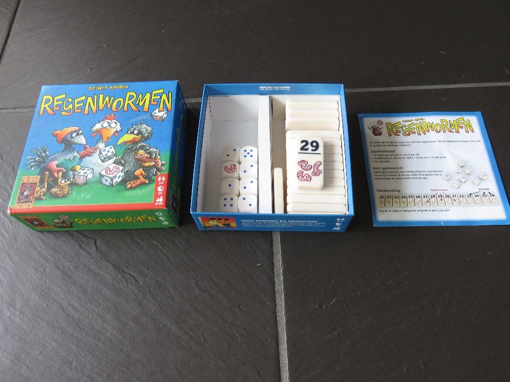 Regenwormen, tactisch dobbelspel voor 8-99jaar., Ophalen of Verzenden, Zo goed als nieuw