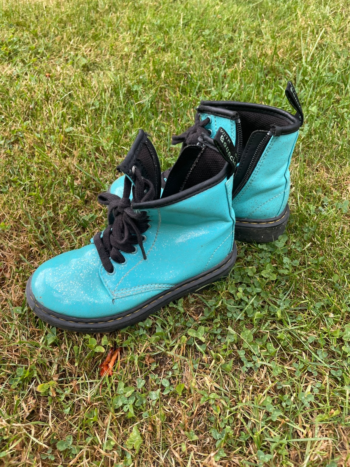 Dr Martens kids: licht blauw met glitters, Kinderen en Baby's, Gebruikt, Meisje, Schoenen, Ophalen of Verzenden