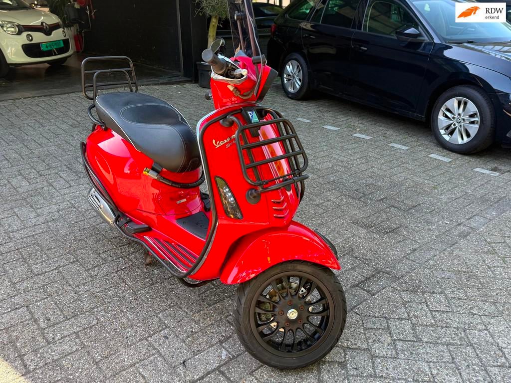 Vespa Snorscooter Sprint 4T, Fietsen en Brommers, Snorfietsen en Snorscooters, Gebruikt, Positronweg
3542az  Utrecht , NL, Carsale