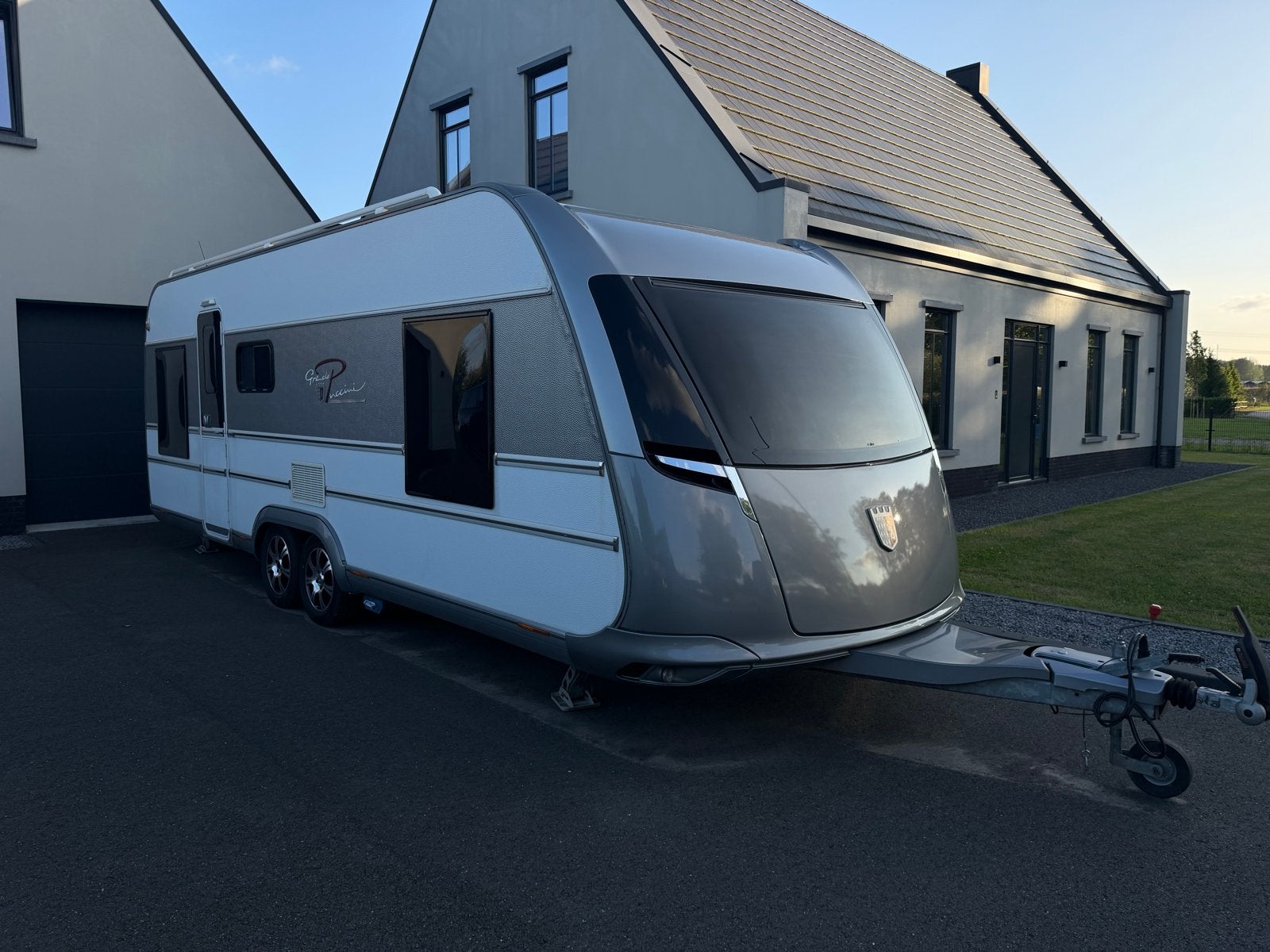 Luxe Tabbert Grande Puccini Caravan - Perfect voor Reizen, Caravans en Kamperen, Vast bed, Rondzit, Tabbert, Airco