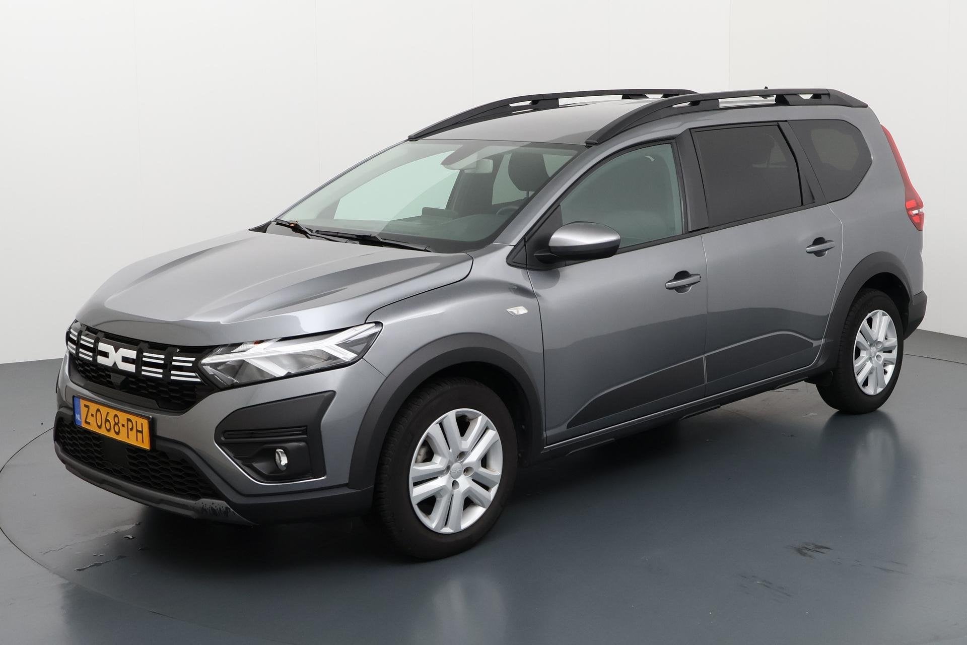 Dacia Jogger 1.0 TCe 110 Expression 7p. Praktisch en betaalb, Auto's, Voorwielaandrijving, Stof, Gebruikt, Euro 6