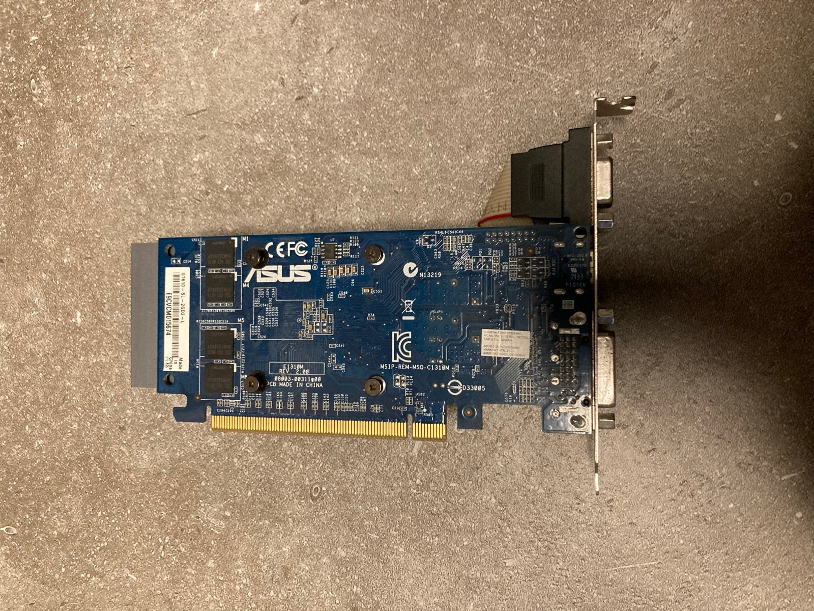 ASUS GT610-SL-2GD3-L Videokaart, Computers en Software, Videokaarten, Gebruikt, HDMI, GDDR3, Ophalen of Verzenden