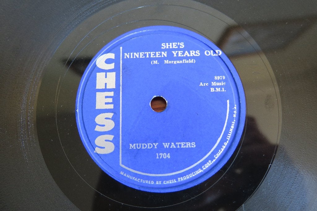 Muddy Waters She's Nineteen Years Old 78rpm 78 toeren Blues, Gebruikt, 10 inch, Ophalen of Verzenden, Blues
