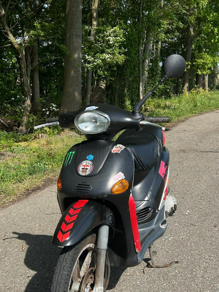 Piaggio liberty 2 takt, Fietsen en Brommers, Scooters | Piaggio, Ophalen, Gebruikt, Overige modellen, Maximaal 45 km/u
