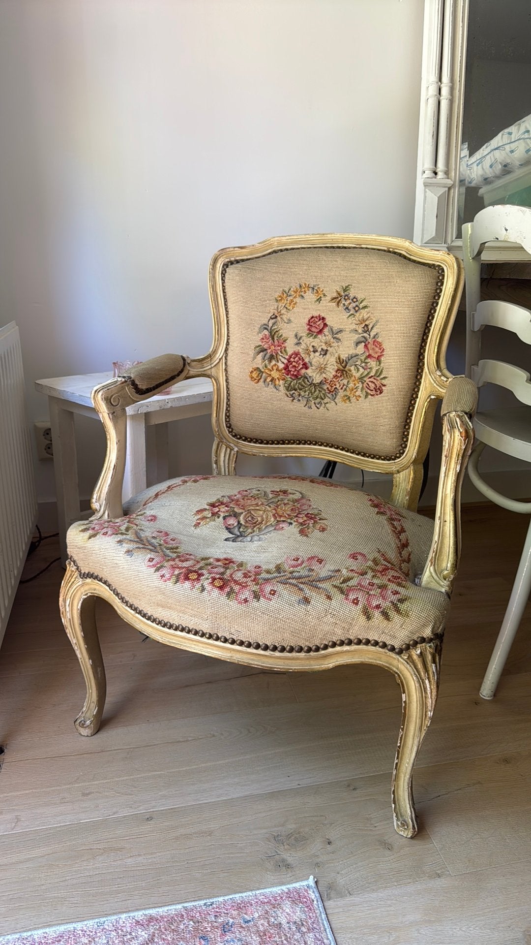 Brocante stoel, Ophalen