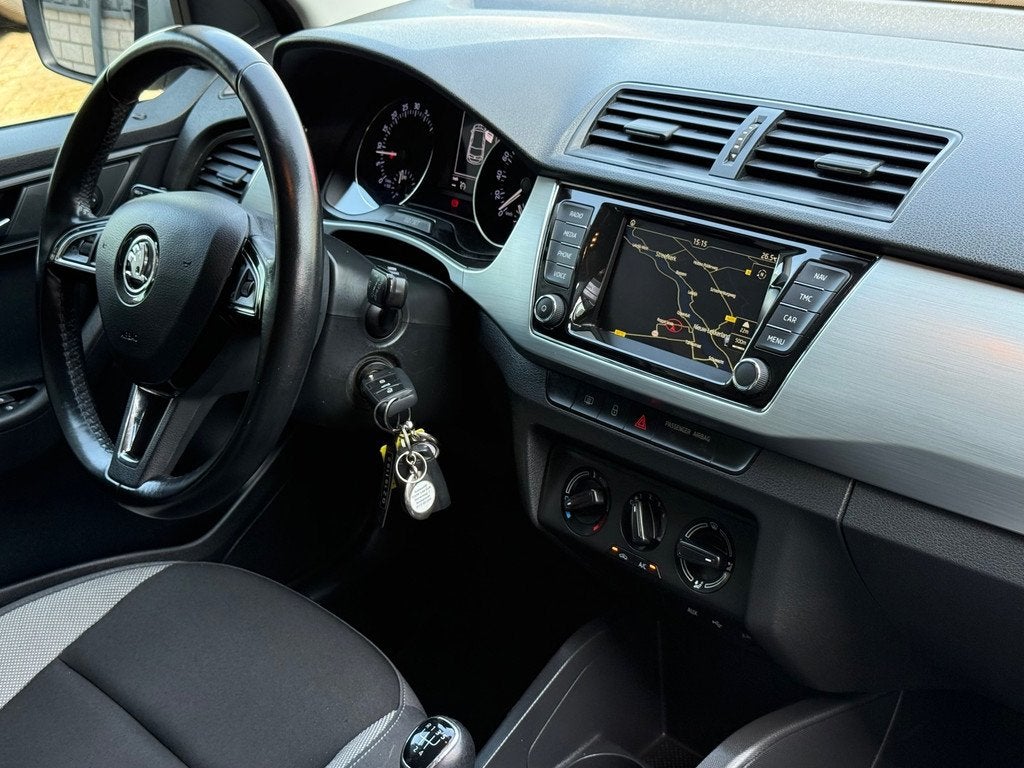 Skoda Fabia 1.4 TDI Ambition Businessline Pro Navi Airco Cru, Auto's, Skoda, Voorwielaandrijving, 28 km/l, Gebruikt, Euro 6