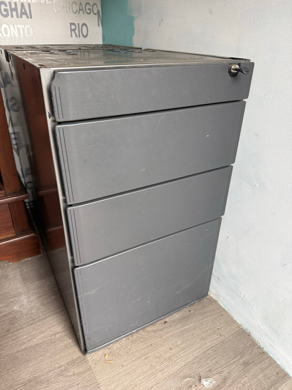 Ahrend metalen ladekast met 4 laden en slot, Ophalen, Minder dan 50 cm, Gebruikt, 5 laden of meer