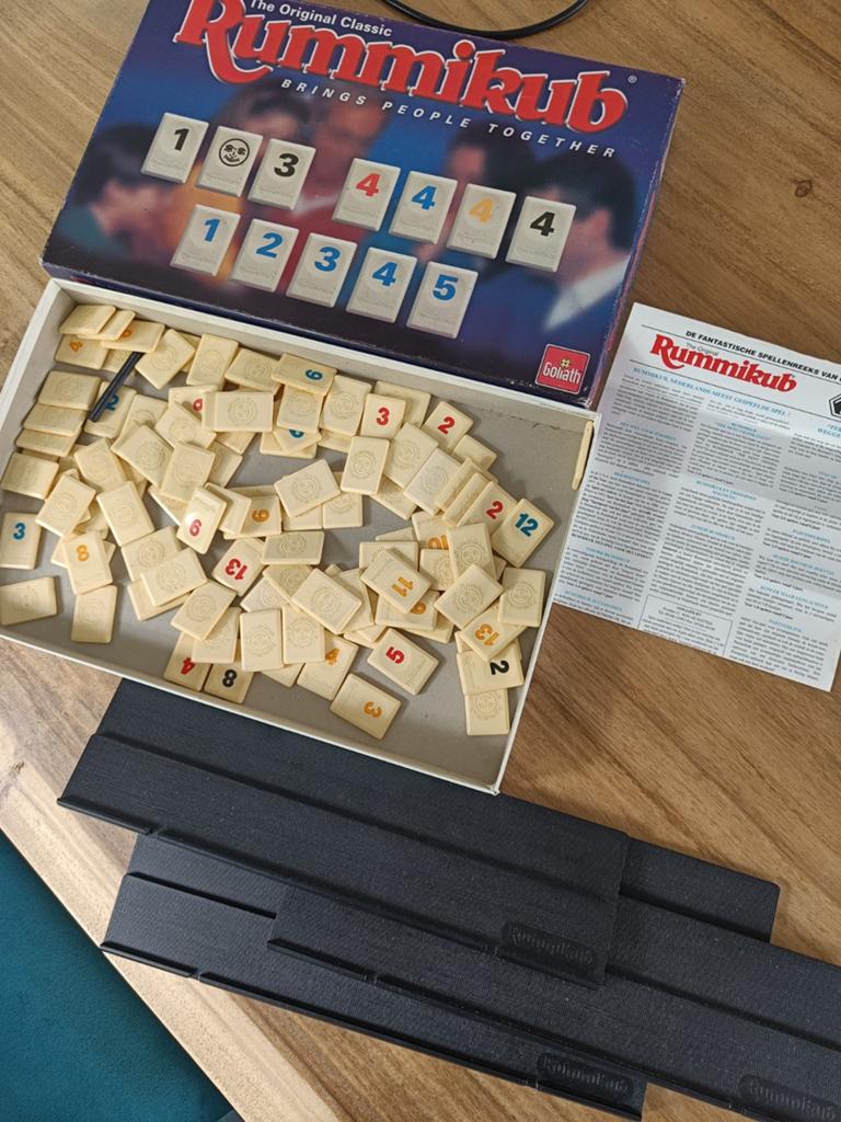 Rummikub - Het originele klassieke spel, Drie of vier spelers, Ophalen of Verzenden, Gebruikt, Goliath