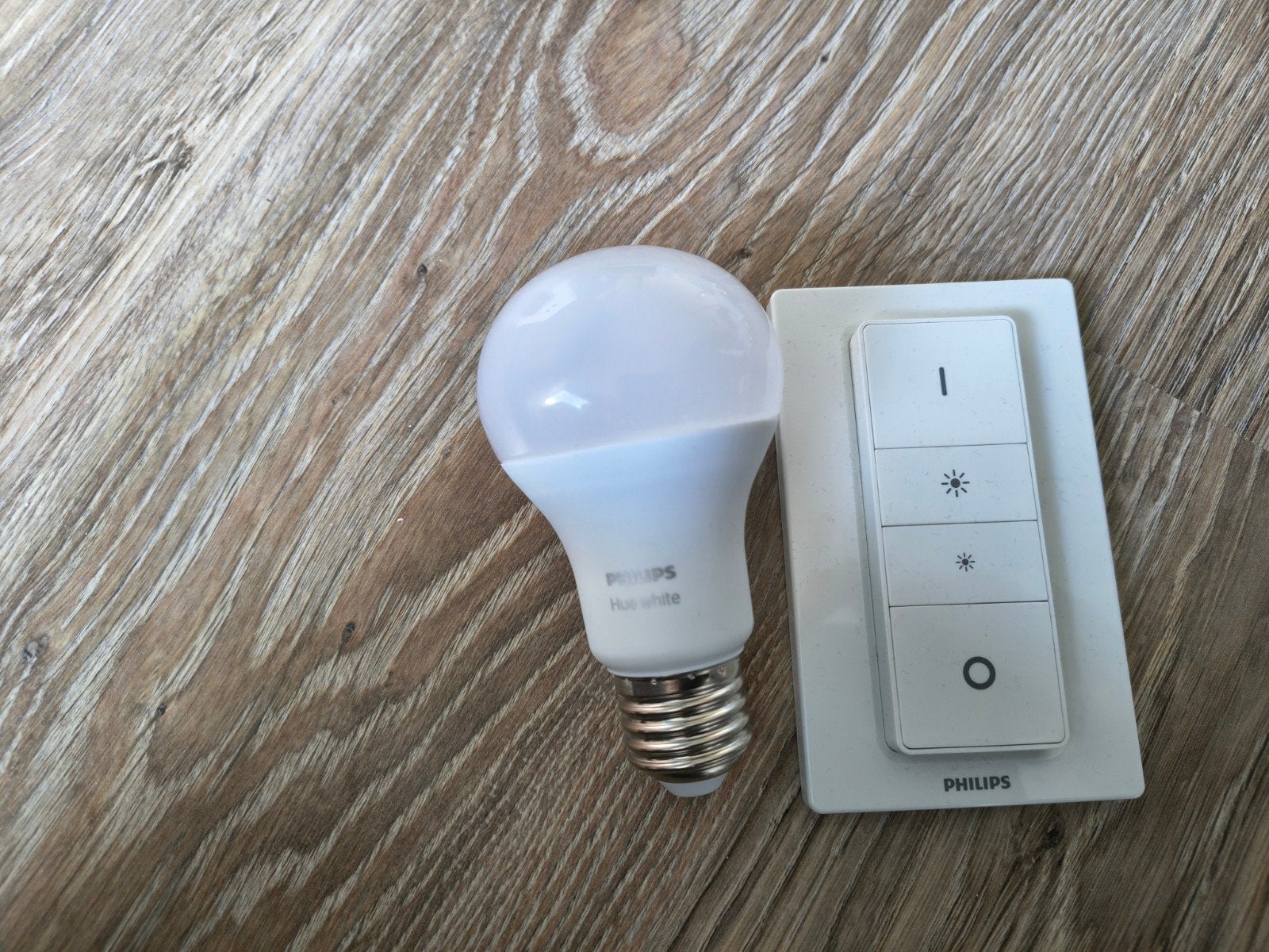 Philips Hue White E27 lamp met afstandsbediening, Wit, Dimbaar, E27 (groot), Ophalen of Verzenden