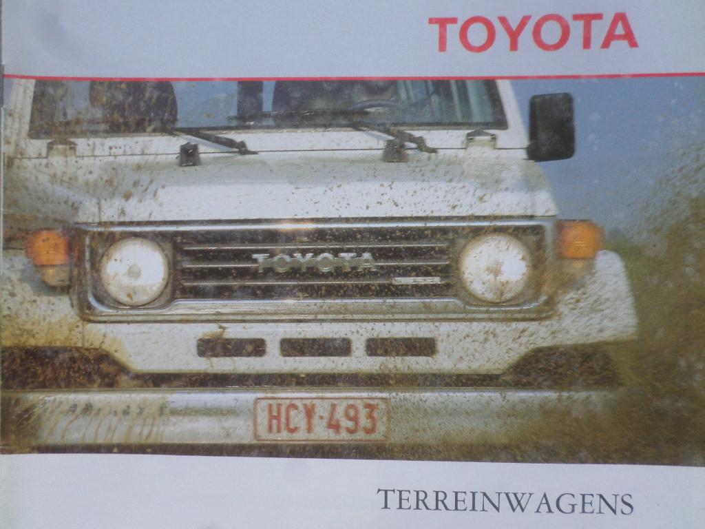 Toyota Terreinwagens LandCruiser & HiLux 1990 Brochure, Ophalen of Verzenden, Zo goed als nieuw, Toyota