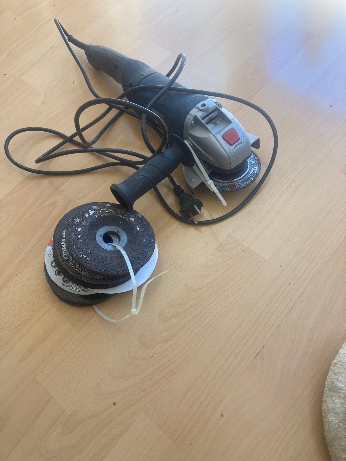 Slijptol haakse slijper, Ophalen, Gebruikt
