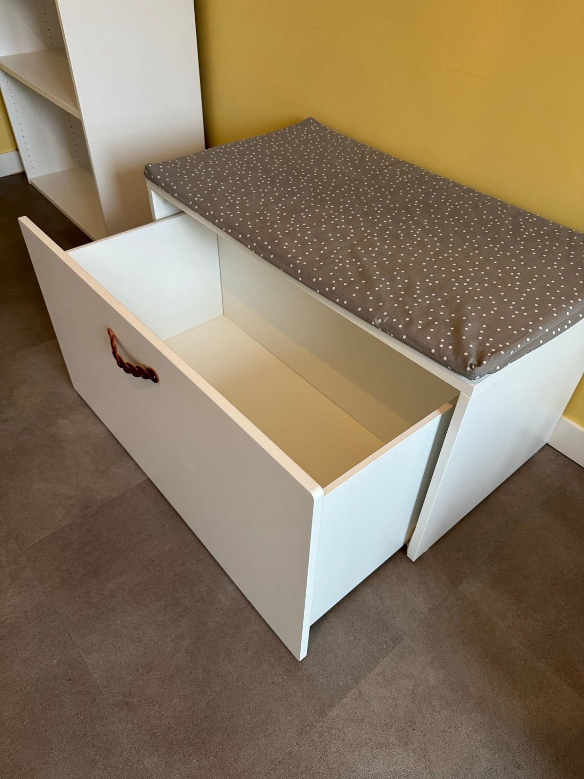 IKEA Smastad speelgoedkist met bank en kussen, Ophalen, Zo goed als nieuw, Jongen of Meisje