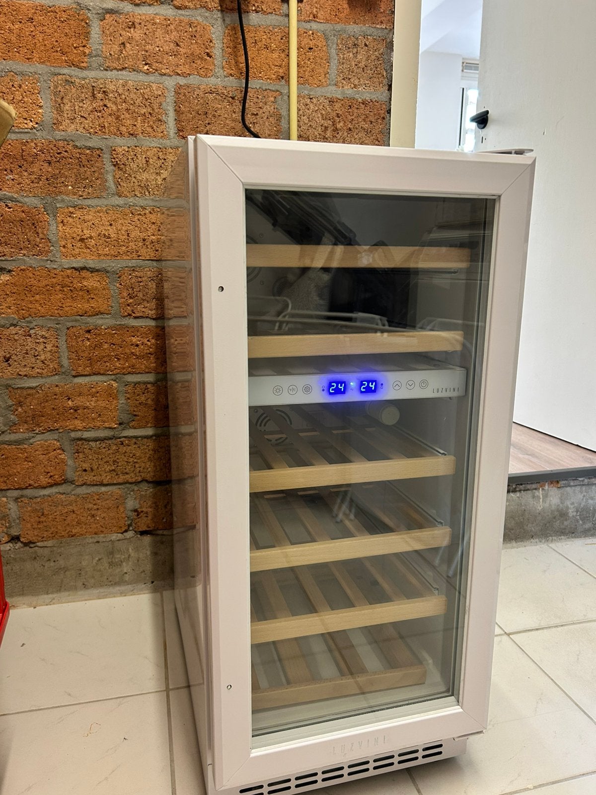 Compacte wijnkoelkast., Ophalen, Minder dan 85 cm, Minder dan 60 cm, Zo goed als nieuw
