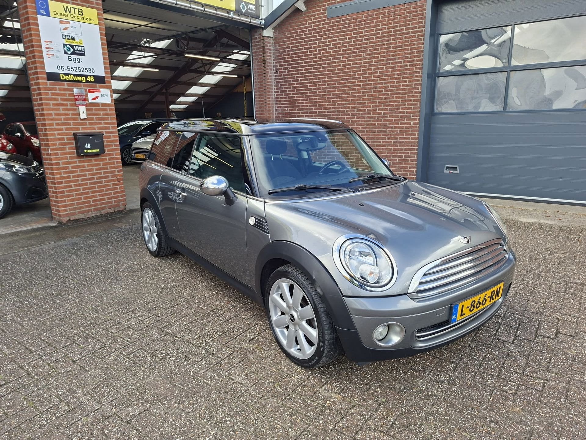 Mini Clubman 1.6 Cooper, Pano-dak, Airco, Voorwielaandrijving, Dealer onderhouden, Gebruikt, 4 cilinders