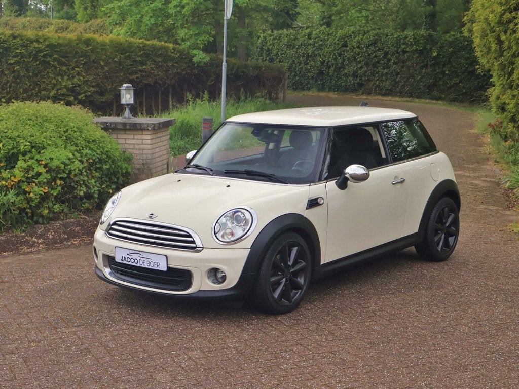 Mini Mini 1.6 Pepper White Navi/17"/Bluetooth/Xenon, Voorwielaandrijving, Stof, 4 cilinders, 4 stoelen