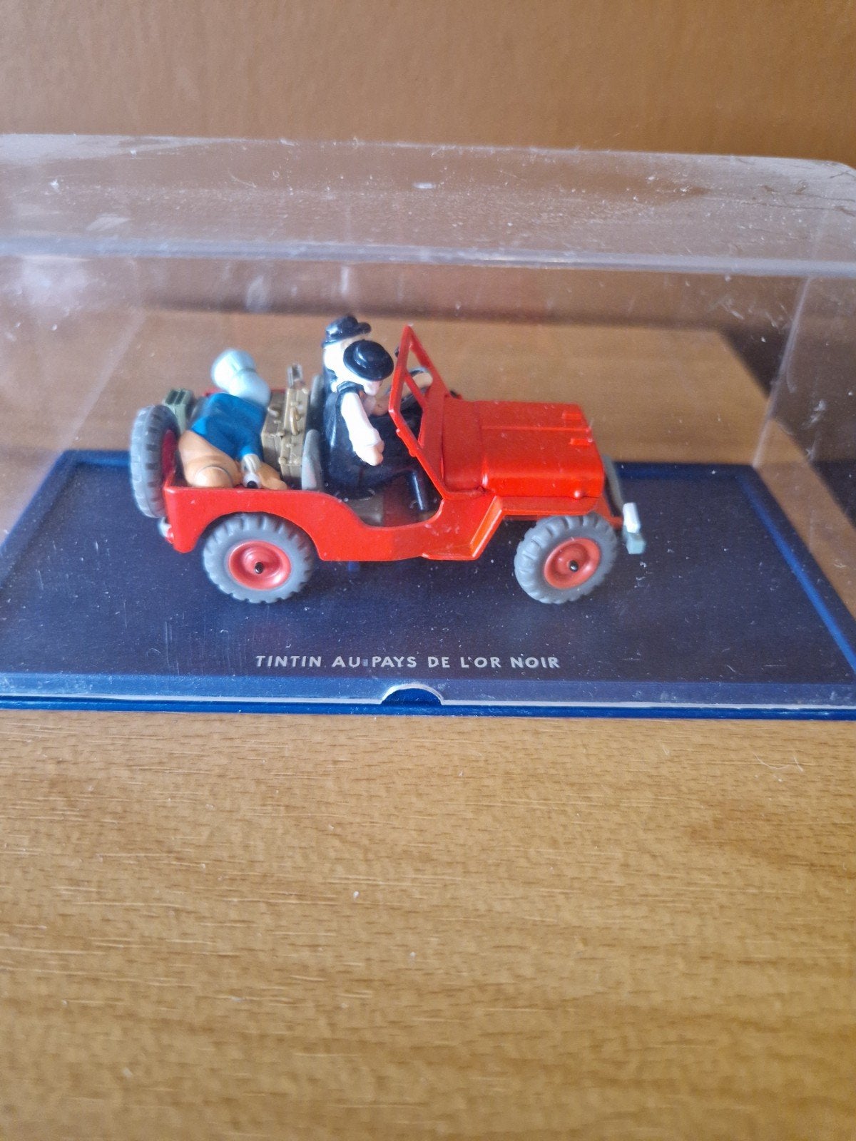 Kuifje in het land van de zwarte goud - Jeep met figuren, Overige merken, Gebruikt, Auto, 1:32 tot 1:50