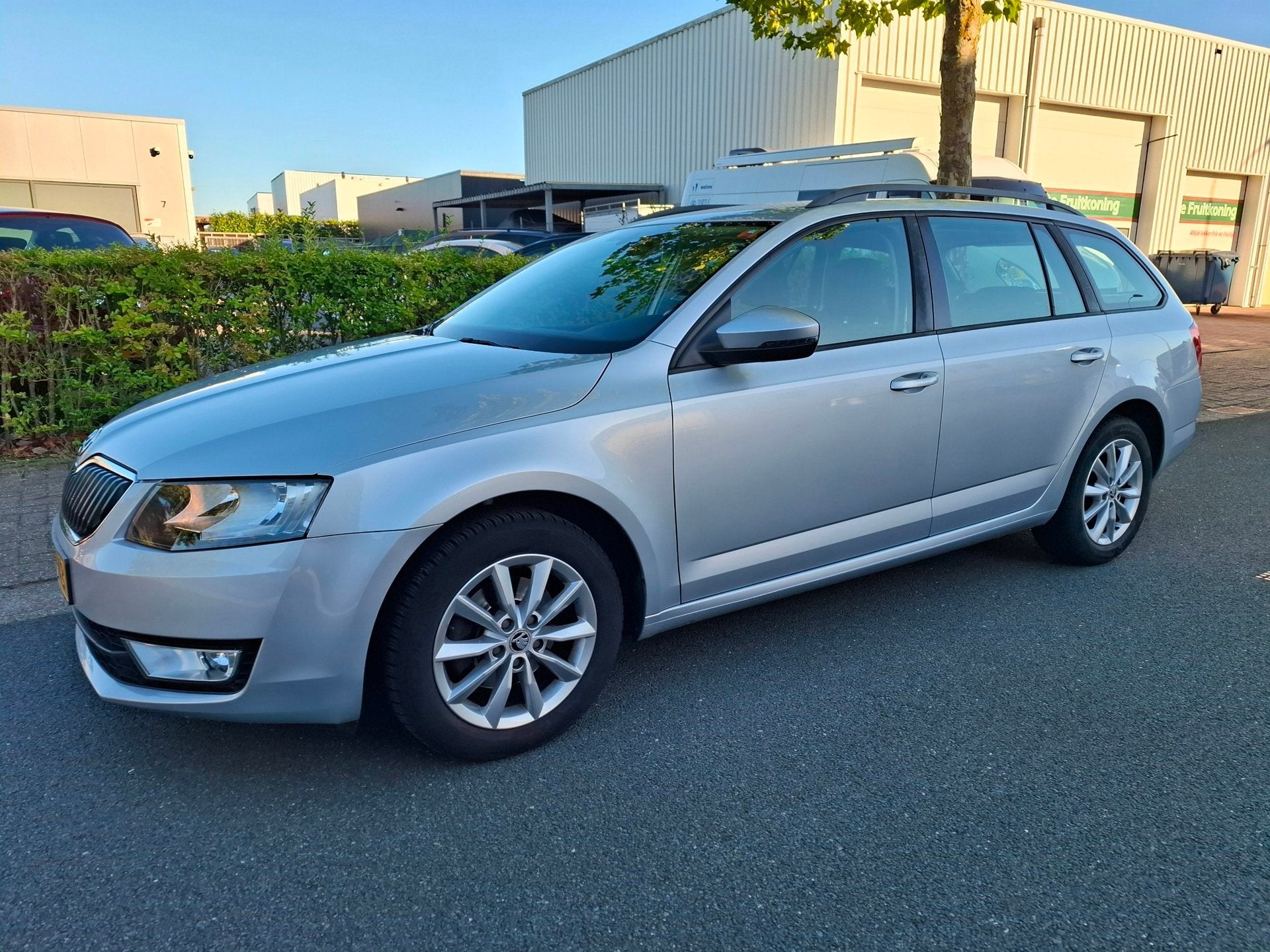 Skoda Octavia Combi 1.2 TSI CLIMA/CRUISE/NAVI!, Auto's, Voorwielaandrijving, Euro 5, Stof, Gebruikt