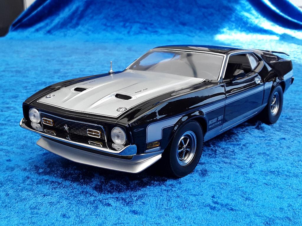 Te k: Ford Mustang -1971- Mach Bos 1- 351 : 1:18, Ophalen of Verzenden, Zo goed als nieuw, Auto, Sun Star