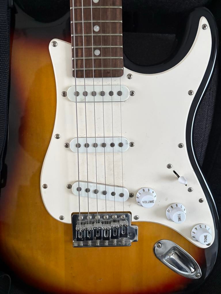 J&D Brothers elektrische gitaar, sunburst, zo goed als nieuw, Muziek en Instrumenten, Ophalen, Zo goed als nieuw, Solid body, Overige merken