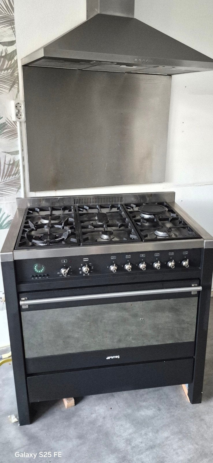 Smeg Fornuis 90 cm breed, 60 cm diep, bouwjaar 2016, Ophalen, Gebruikt, 60 cm of meer, Gas