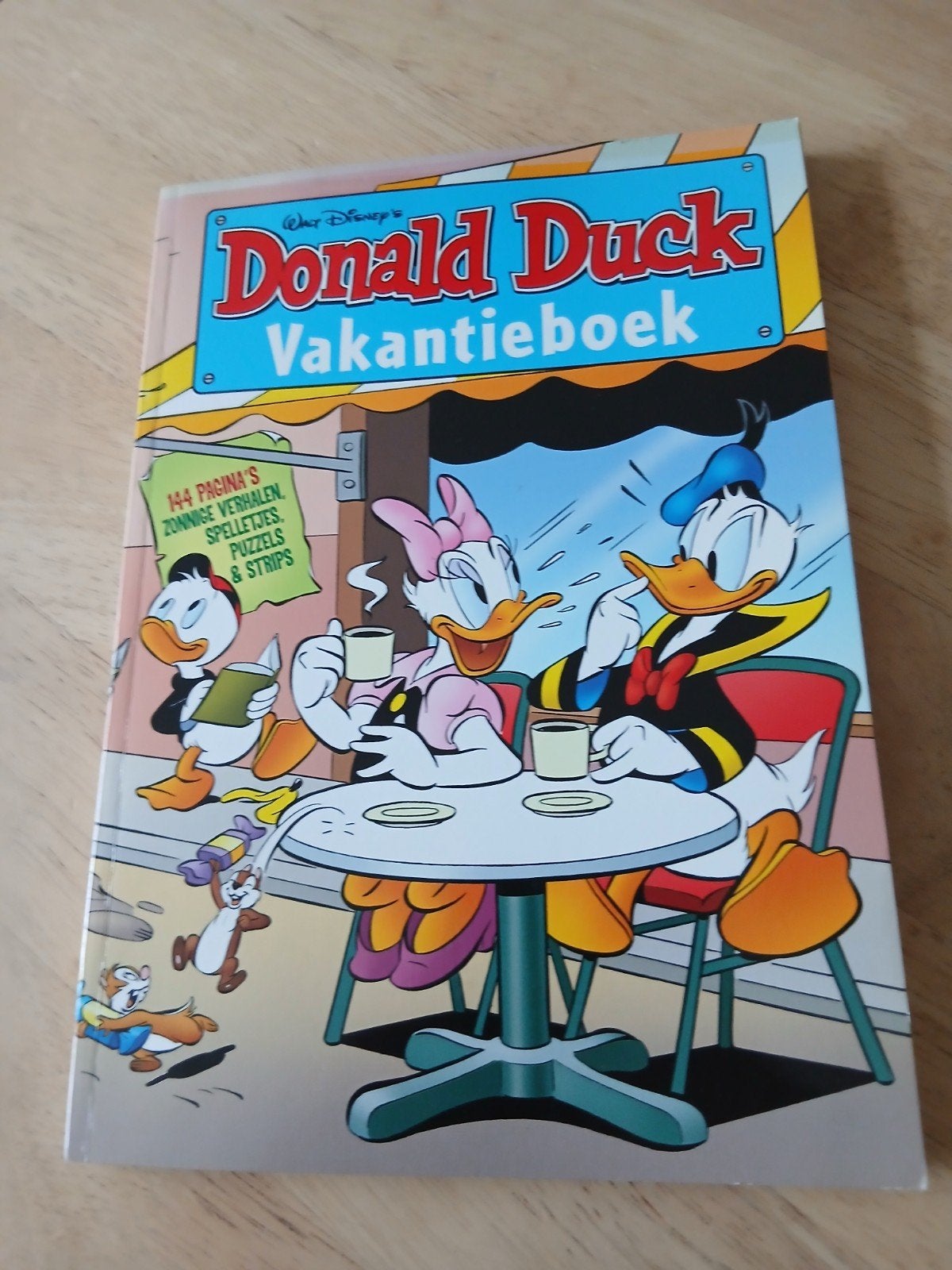 Donald Duck Vakantieboek uit 2009 - Zonnige Verhalen, Eén stripboek, Ophalen of Verzenden, Gelezen, Walt Disney