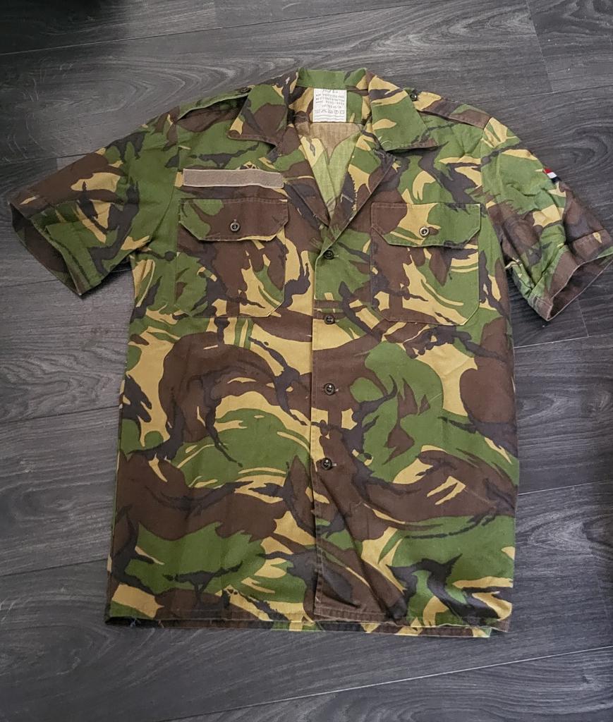 Orgineel defensie legershirt / blouse, maat 6080 / 9500, Verzamelen, Militaria | Algemeen, Ophalen, Landmacht, Nederland, Kleding of Schoenen