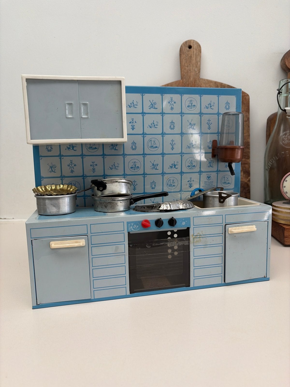 Vintage blikken speelgoedkeukentje met accessoires, Ophalen of Verzenden, Gebruikt, Jongen of Meisje