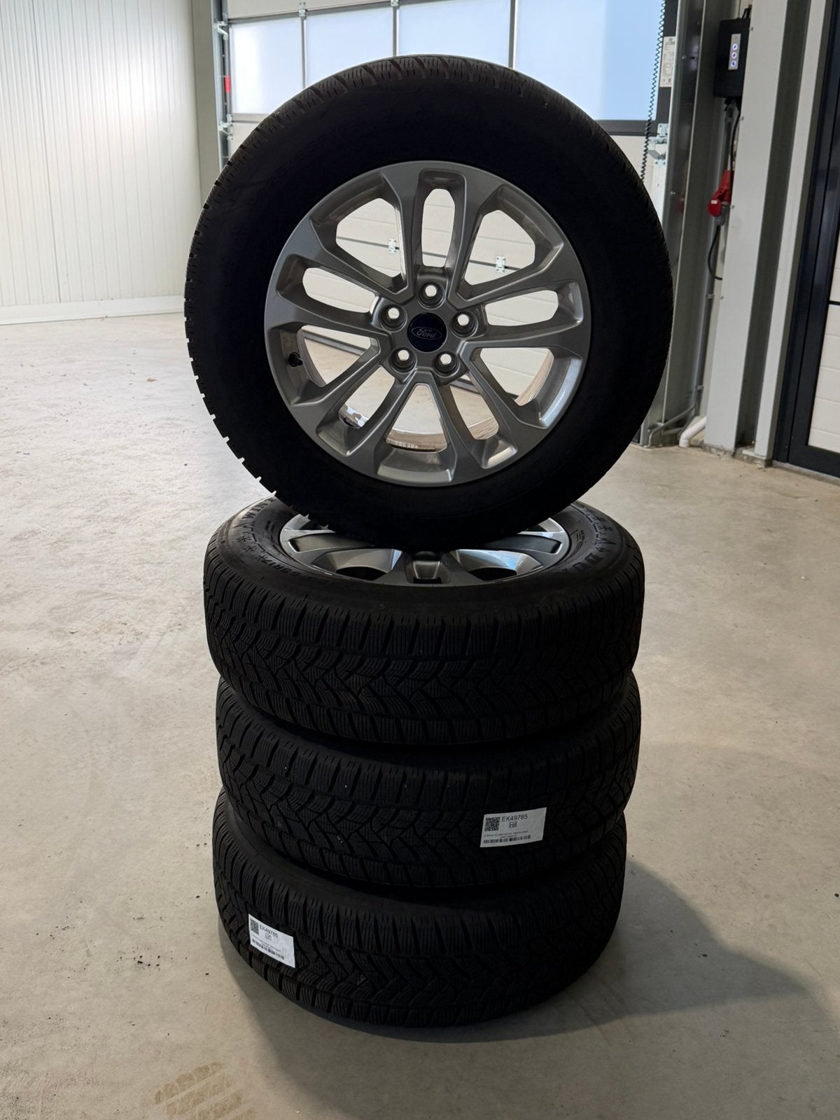 SET WINTERWIELEN VOOR FORD KUGA, Auto-onderdelen, Ophalen, Banden en Velgen, 17 inch, Winterbanden