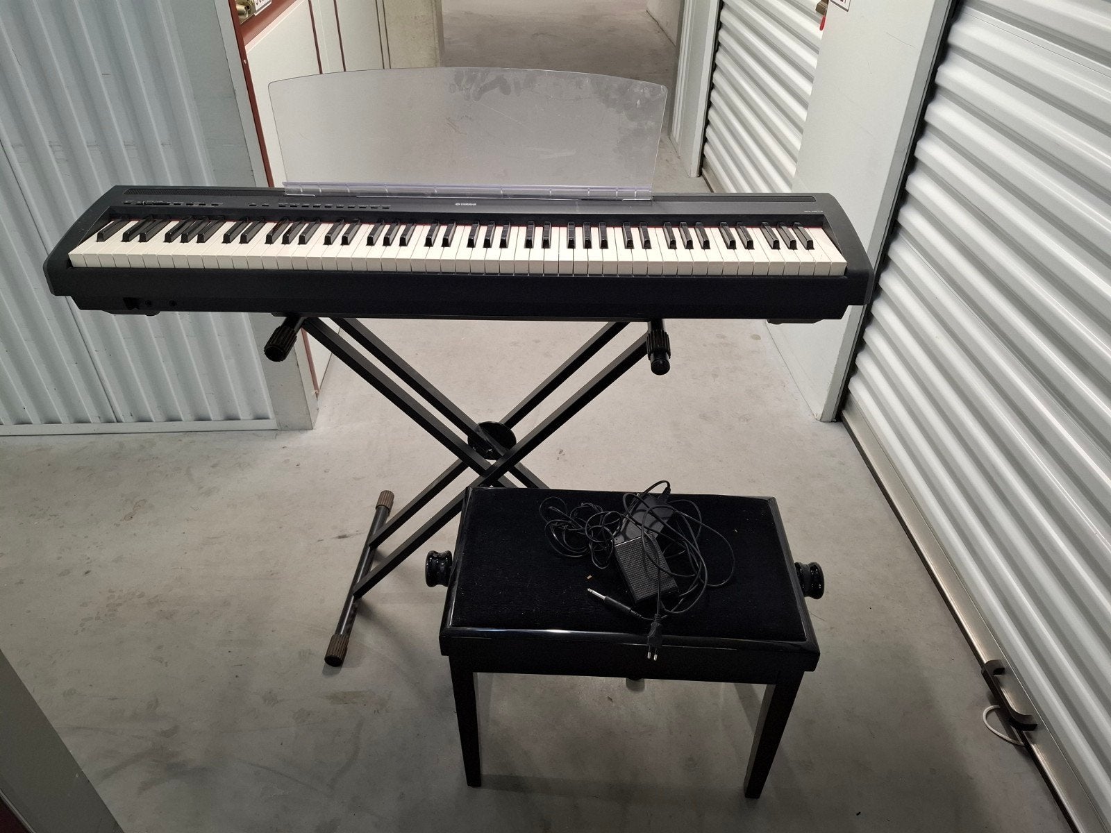 Yamaha P-85 digitaal piano met pedaal en adapter, Muziek en Instrumenten, Keyboards, Ophalen, Gebruikt, 88 toetsen, Yamaha