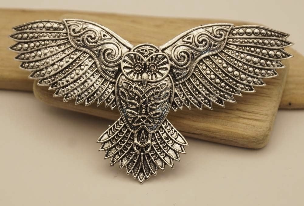 Metalen haarclip zilverkleurig uil met keltische tekens, Importeur :  Riemen bretels, Marktplaats@riemen-bretels.nl, Haarspeld
