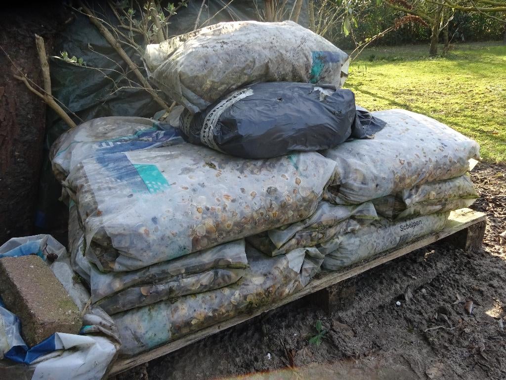 schelpen voor in de tuin     zakken van 17 liter, Tuin en Terras, Grind, Keien en Split, Ophalen, Nieuw