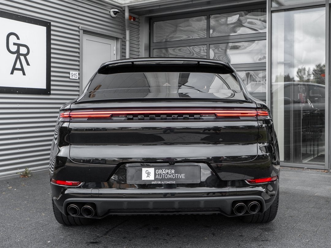Foto 22 van Porsche Cayenne Coupé 3.0 E-Hybrid | SportDesign | Luchtver