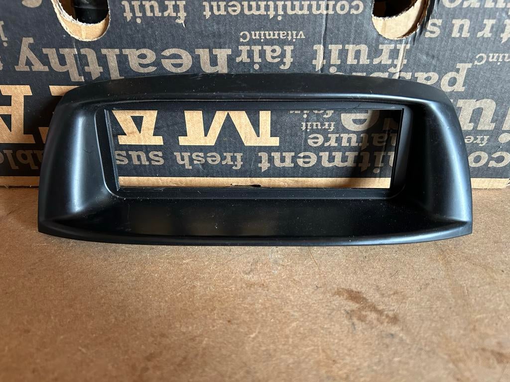 Radio inbouwpaneel/frame voor enkeldin fiat punto, Ophalen of Verzenden, Nieuw, Universele onderdelen