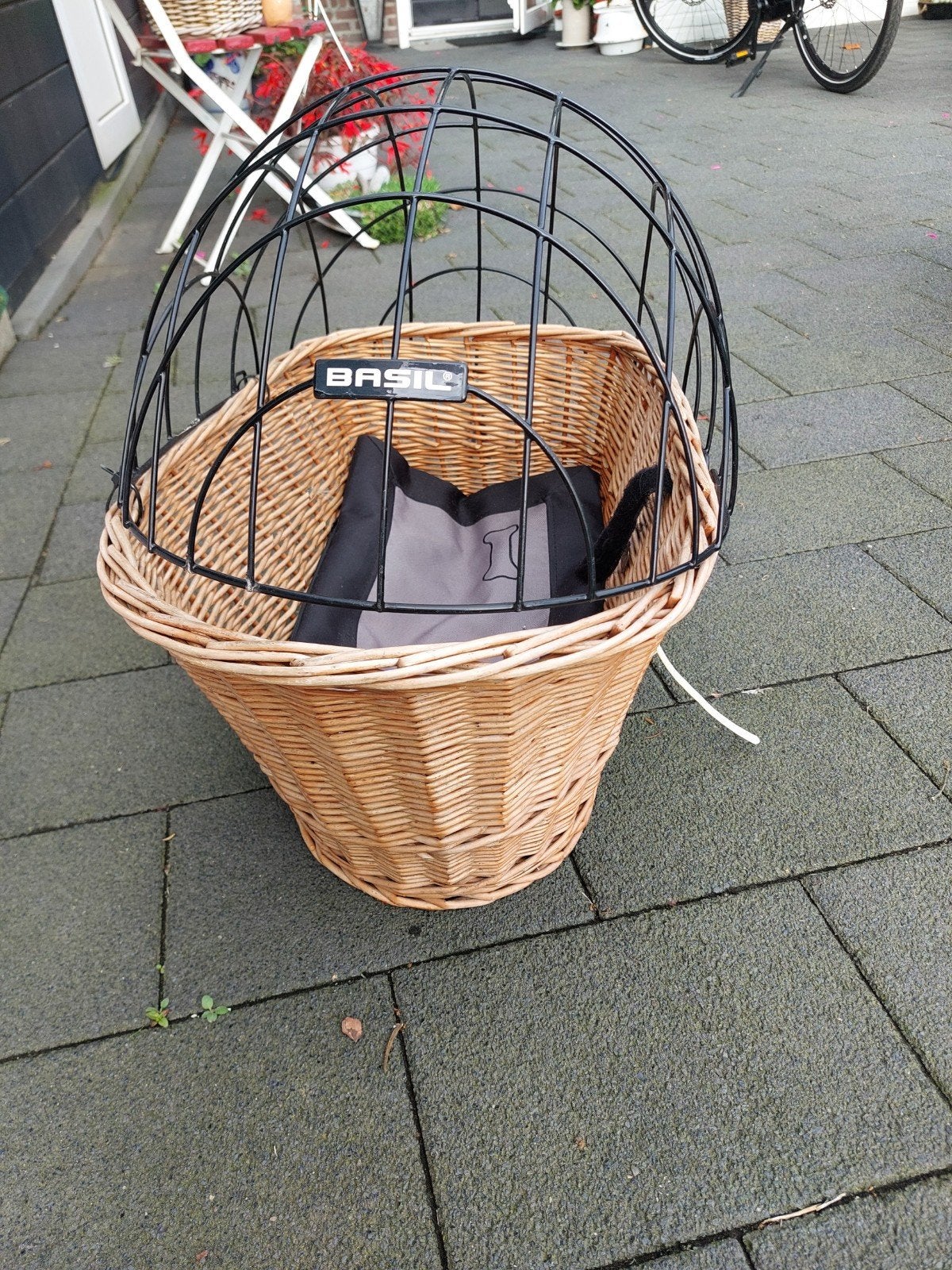 Basil fietsmand met beschermkooi voor huisdieren, Ophalen of Verzenden, Gebruikt, Fietsmand, Basil