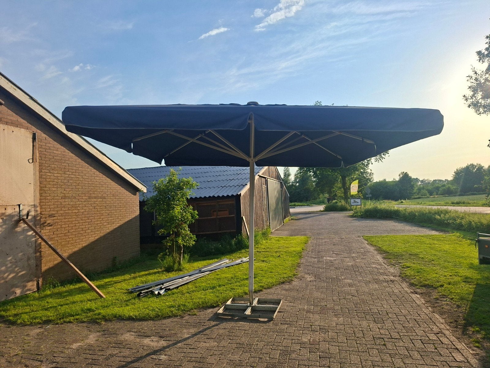Horeca parasol 4x4 meter, zeer nette staat, Ophalen, Zo goed als nieuw, Meer dan 4 meter, Overige typen