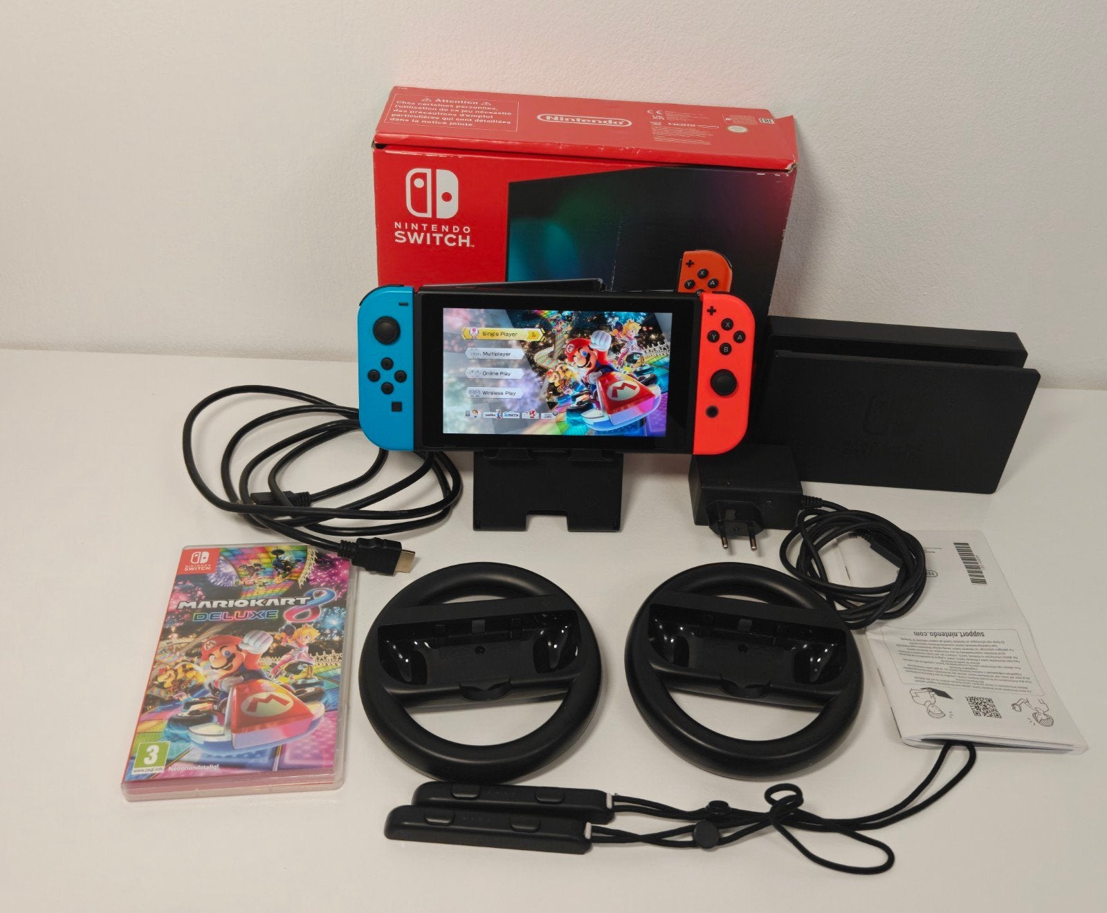 Nintendo Switch V2 met Mario Kart 8 Deluxe, Spelcomputers en Games, Met games, Nintendo switch, AD, Ophalen of Verzenden