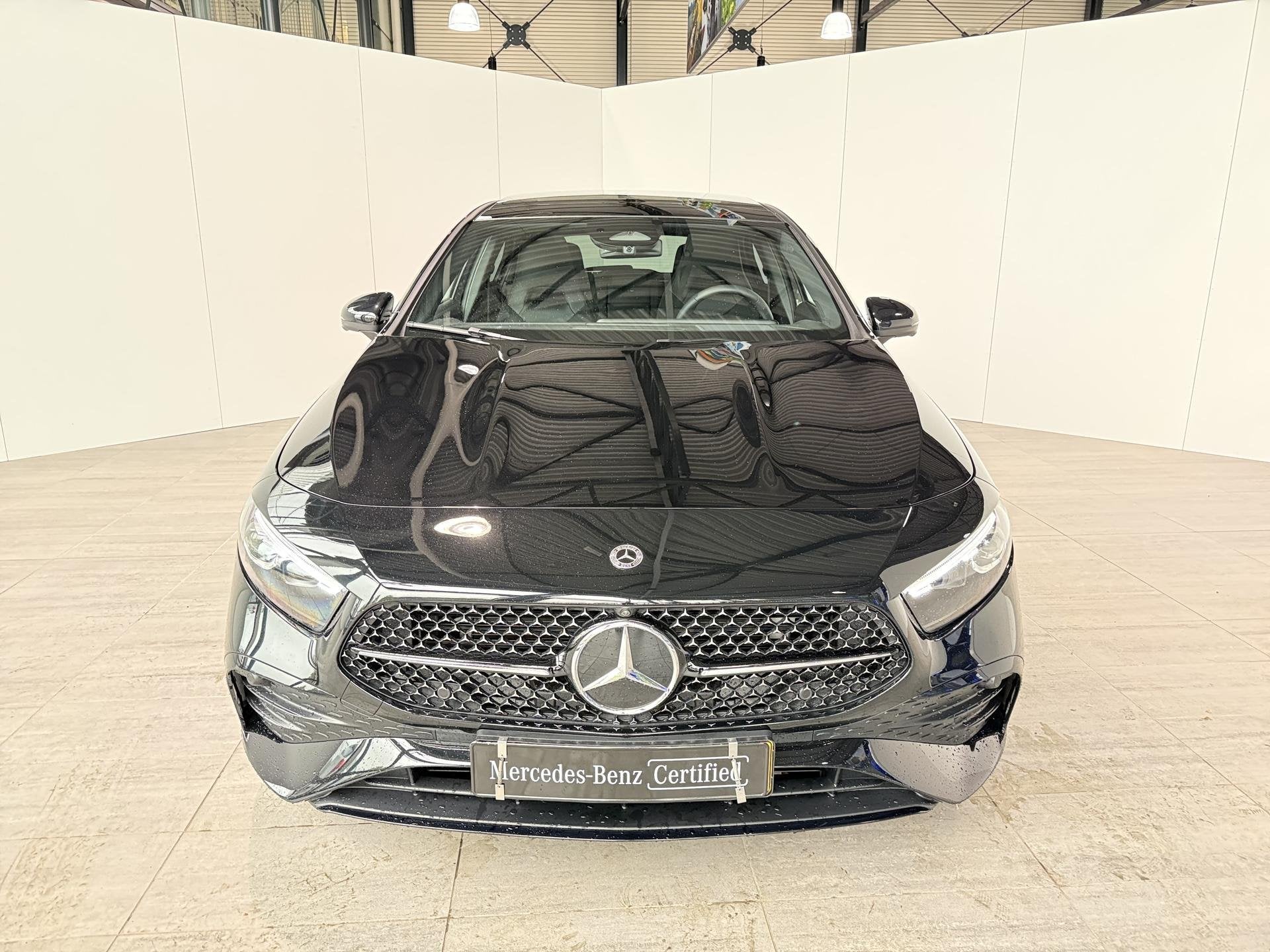 Mercedes-Benz A-klasse 180 Business Solution AMG | Panoramas, Auto's, Dealer onderhouden, 136 pk, Gebruikt, 4 cilinders