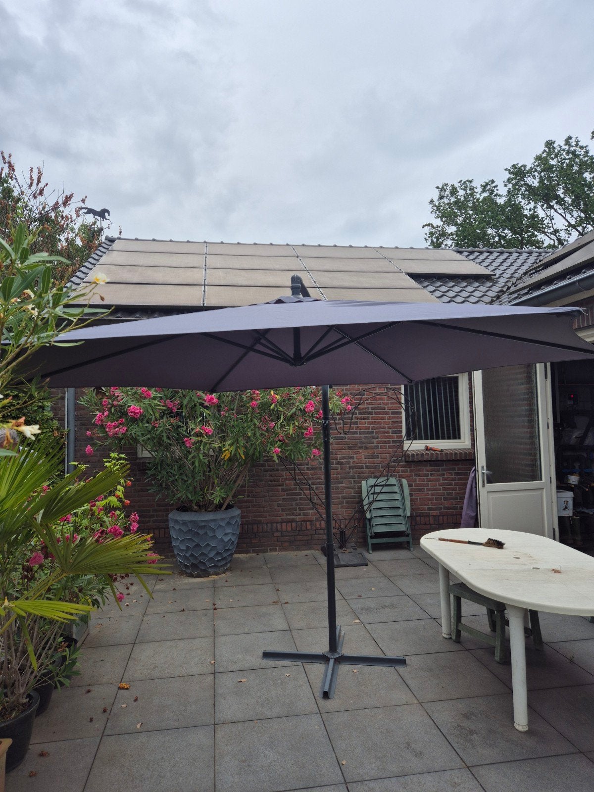 Zweefparasol, diameter 250cm, Ophalen, Gebruikt, 2 tot 3 meter, Zweefparasol