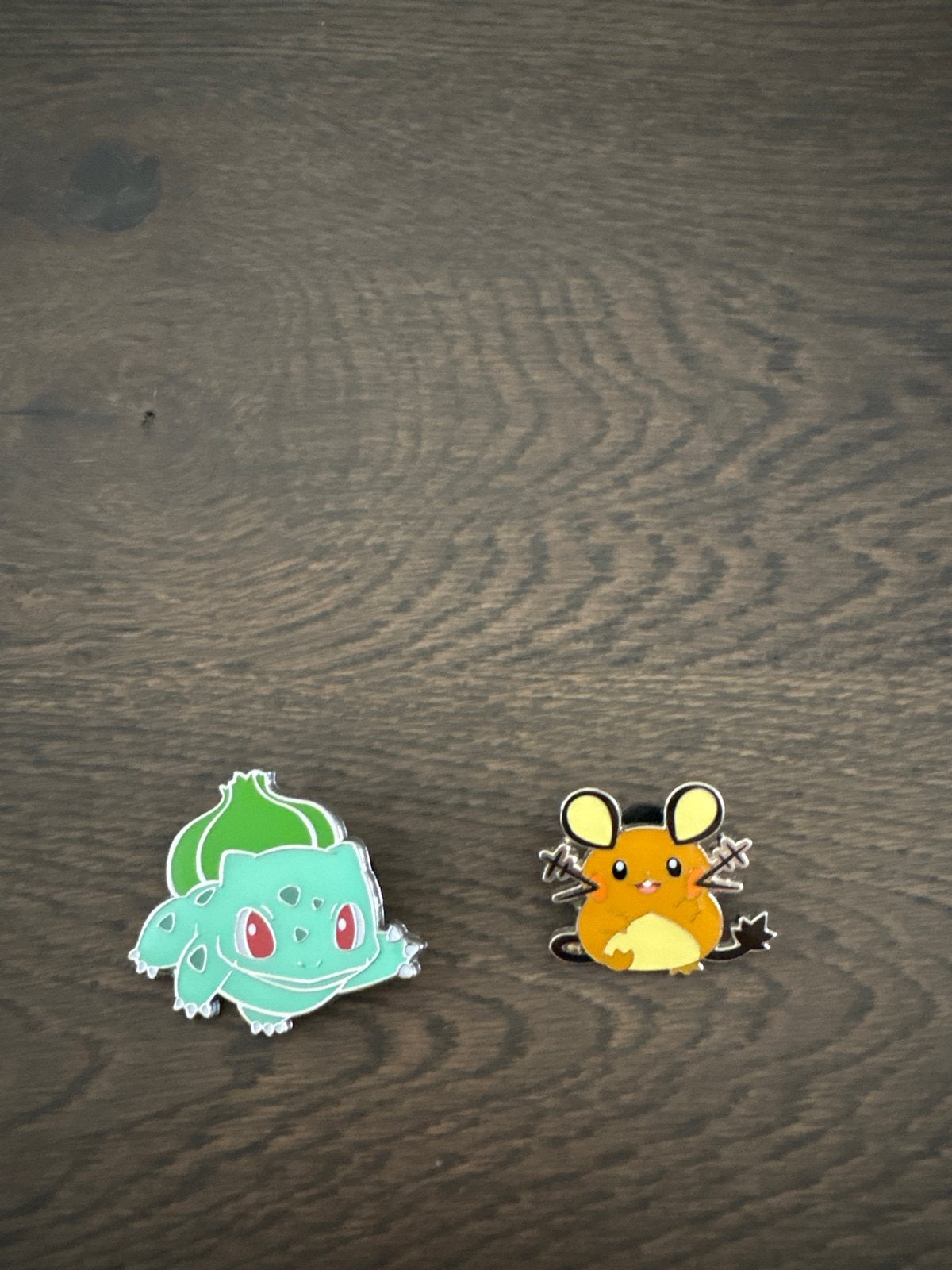 Pokemon Pinnen: Bulbasaur en dedenne ook los te koop, Ophalen of Verzenden, Nieuw, Figuurtje, Speldje of Pin