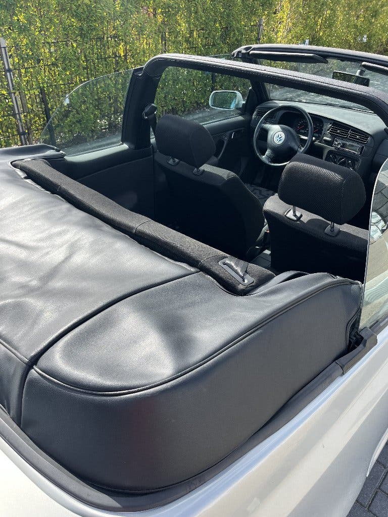 Volkswagen Golf 1.8 Cabriolet 55KW 2000 Grijs, foto 2