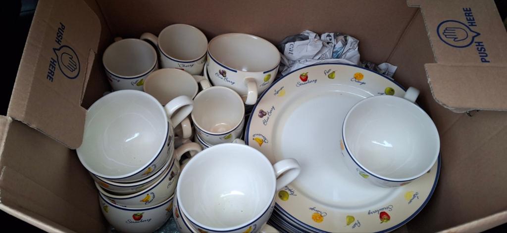 Compleet servies met fruitmotief - zo goed als nieuw, Ophalen, Zo goed als nieuw, Porselein, Overige stijlen