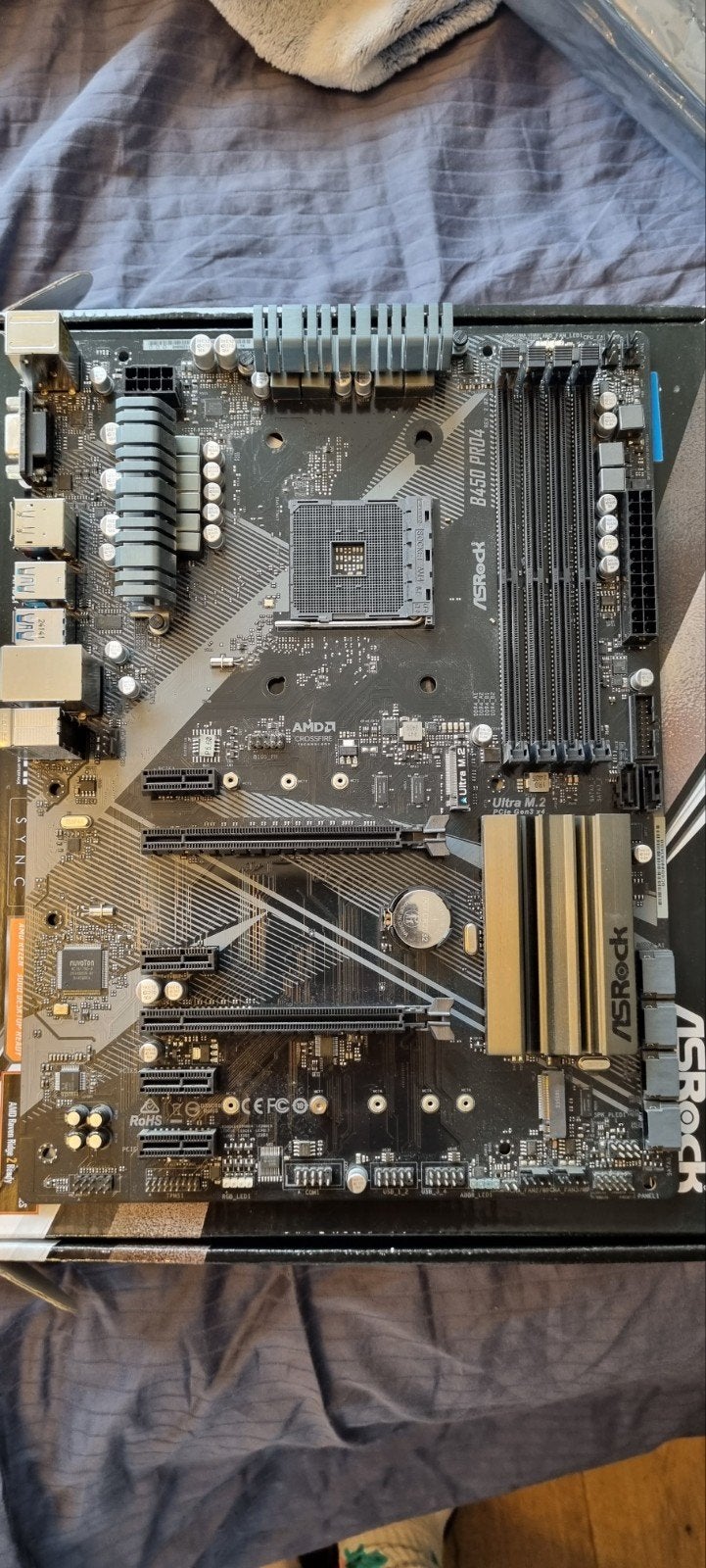 ASRock B450 Pro4 R2.0 Moederbord - AMD AM4 Socket, DDR4, AM4, Ophalen of Verzenden, Zo goed als nieuw
