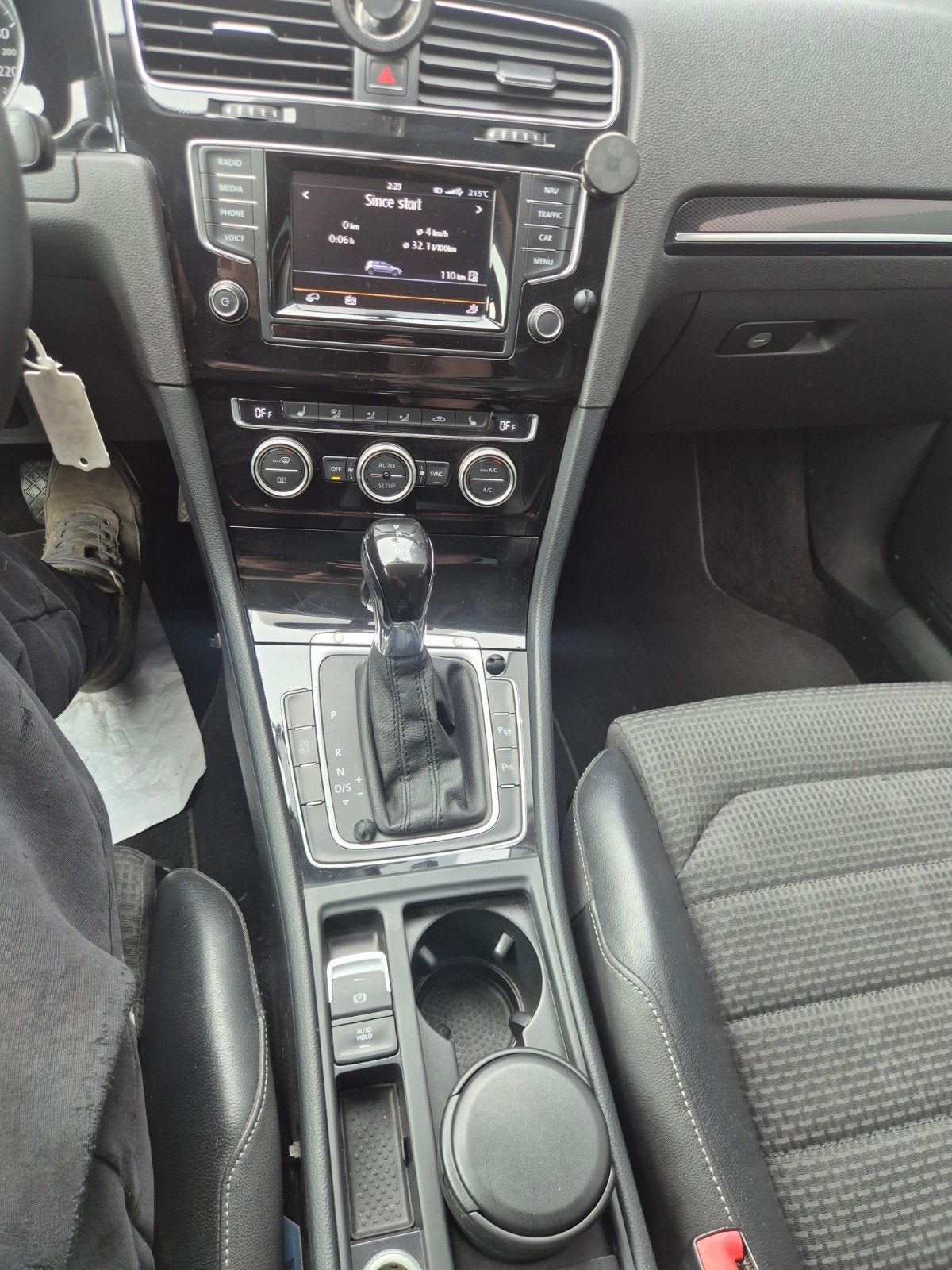 Foto 18 van Volkswagen Golf 1.2 TSI 77KW 5D DSG 2014 Zwart