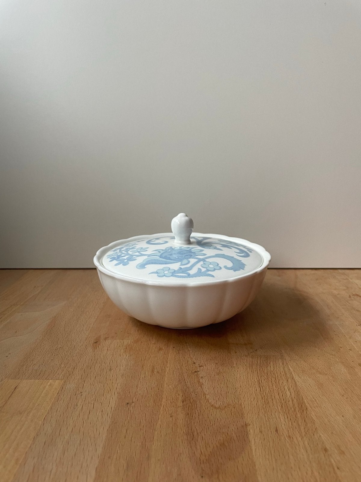 Wedgwood Blue Tapestry Bonbondoosje Elizabeth Arden, Ophalen of Verzenden